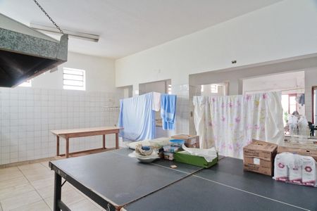 Casa à venda com 204m², 2 quartos e 2 vagasEdícula