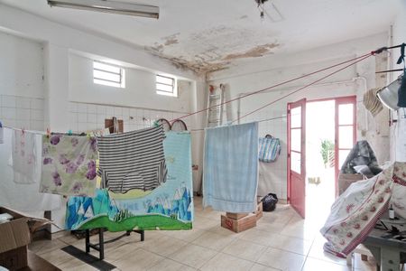 Casa à venda com 204m², 2 quartos e 2 vagasEdícula