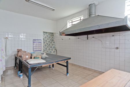 Casa à venda com 204m², 2 quartos e 2 vagasEdícula