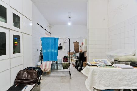 Casa à venda com 204m², 2 quartos e 2 vagasEdícula