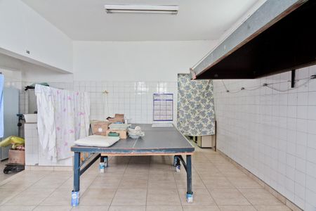 Casa à venda com 204m², 2 quartos e 2 vagasEdícula