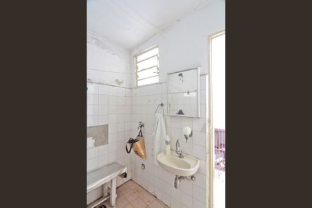 Casa à venda com 204m², 2 quartos e 2 vagasBanheiro de serviço