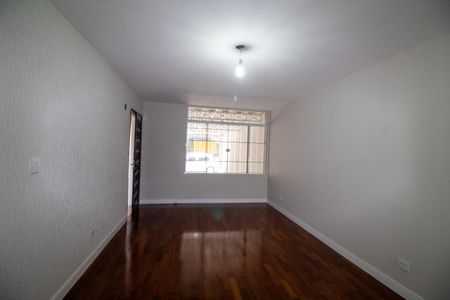 Casa à venda com 140m², 3 quartos e 2 vagas Casa à venda com 140m², 3 quartos e 2 vagasSala