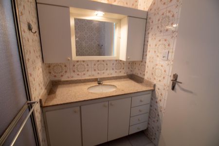 Casa à venda com 140m², 3 quartos e 2 vagas Casa à venda com 140m², 3 quartos e 2 vagasBanheiro