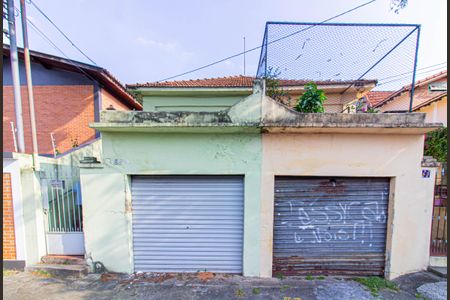 Casa à venda com 312m², 2 quartos e 2 vagasFachada