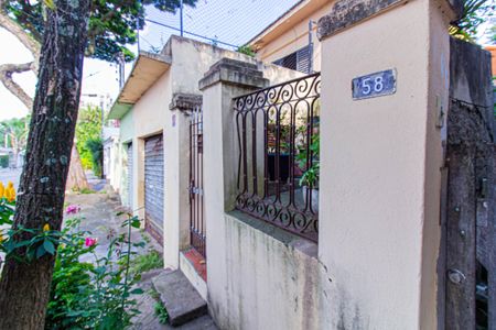 Casa à venda com 312m², 2 quartos e 2 vagasFachada