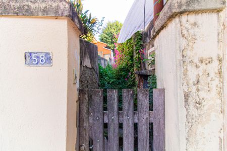 Casa à venda com 312m², 2 quartos e 2 vagasFachada (casa interditada)