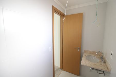 Apartamento à venda com 66m², 2 quartos e 1 vagaBanheiro da Suíte 2