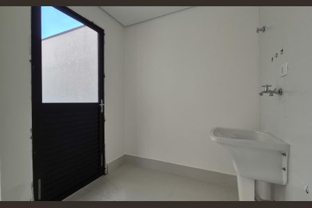 Casa à venda com 194m², 3 quartos e 4 vagasLavanderia