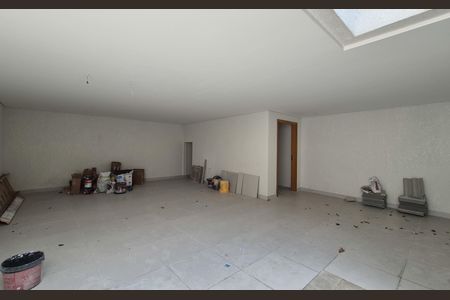 Casa à venda com 194m², 3 quartos e 4 vagasGaragem