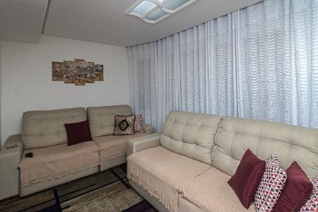 Casa à venda com 154m², 2 quartos e 4 vagasSala