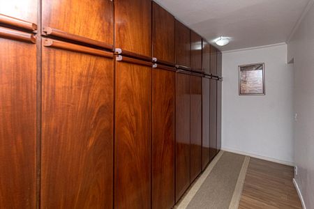 Casa à venda com 154m², 2 quartos e 4 vagasCloset da suíte