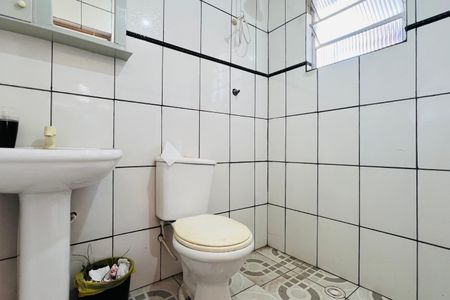 Casa à venda com 260m², 4 quartos e 2 vagas Casa à venda com 260m², 4 quartos e 2 vagasBanheiro de Serviço