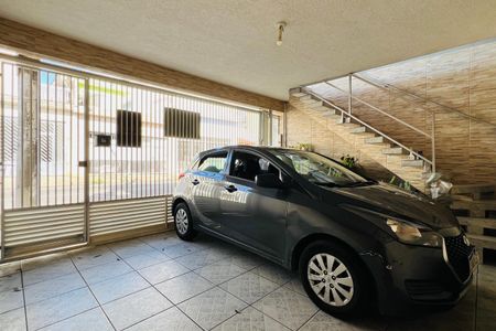Casa à venda com 260m², 4 quartos e 2 vagas Casa à venda com 260m², 4 quartos e 2 vagasGaragem