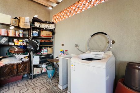 Casa à venda com 260m², 4 quartos e 2 vagas Casa à venda com 260m², 4 quartos e 2 vagasÁrea de Serviço