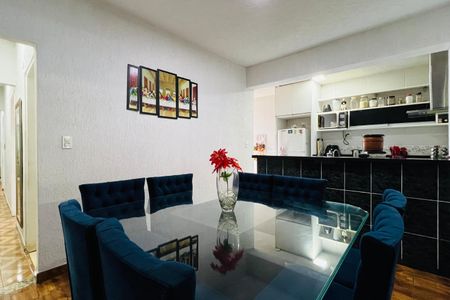 Casa à venda com 260m², 4 quartos e 2 vagas Casa à venda com 260m², 4 quartos e 2 vagasSala de Jantar