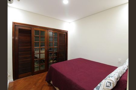 Casa para alugar com 300m², 4 quartos e 6 vagasSuíte 2