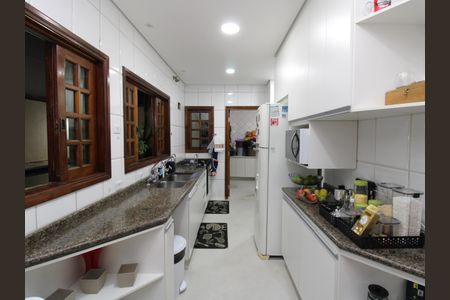 Casa para alugar com 300m², 4 quartos e 6 vagasCozinha
