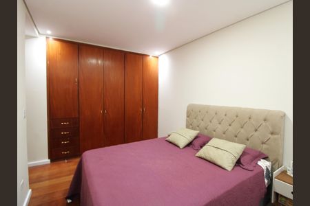 Casa para alugar com 300m², 4 quartos e 6 vagasSuíte 1