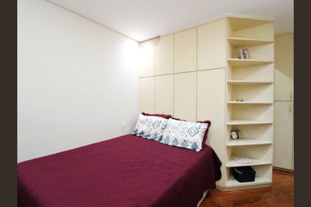 Casa para alugar com 300m², 4 quartos e 6 vagasSuíte 2