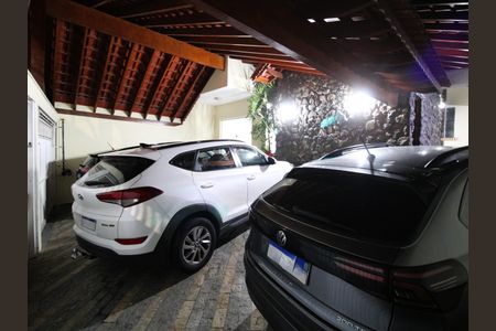 Casa para alugar com 300m², 4 quartos e 6 vagasGaragem