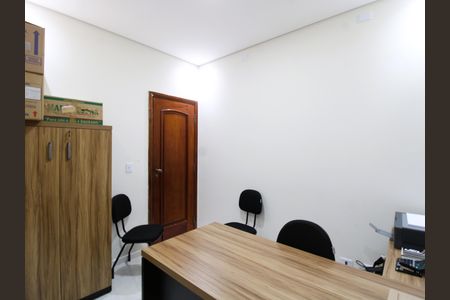 Casa para alugar com 300m², 4 quartos e 6 vagasEscritório