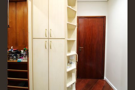 Casa para alugar com 300m², 4 quartos e 6 vagasSuíte 2