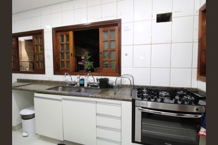 Casa para alugar com 300m², 4 quartos e 6 vagasCozinha