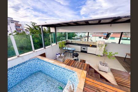 Apartamento à venda com 185m², 3 quartos e 5 vagasCobertura