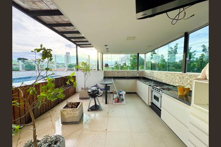 Apartamento à venda com 185m², 3 quartos e 5 vagasCobertura