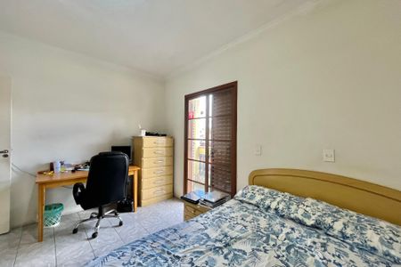 Casa à venda com 500m², 3 quartos e 5 vagas Casa à venda com 500m², 3 quartos e 5 vagasQuarto 2