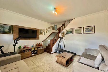 Casa à venda com 500m², 3 quartos e 5 vagas Casa à venda com 500m², 3 quartos e 5 vagasSala