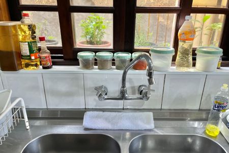 Casa à venda com 500m², 3 quartos e 5 vagas Casa à venda com 500m², 3 quartos e 5 vagasCozinha