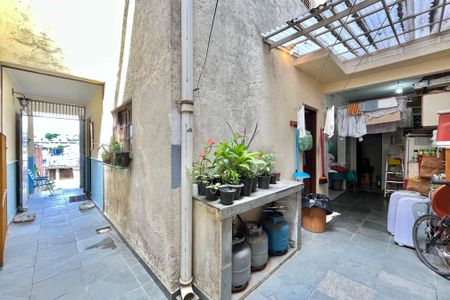 Casa à venda com 500m², 3 quartos e 5 vagas Casa à venda com 500m², 3 quartos e 5 vagasÁrea externa