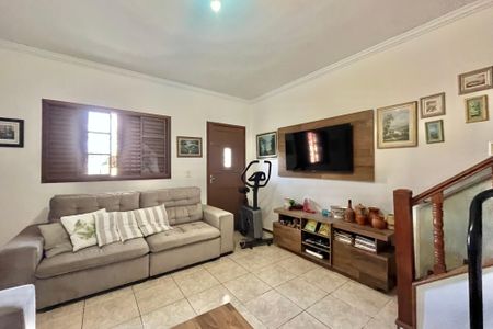 Casa à venda com 500m², 3 quartos e 5 vagas Casa à venda com 500m², 3 quartos e 5 vagasSala