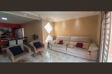 Casa à venda com 120m², 3 quartos e 2 vagasSala de Estar