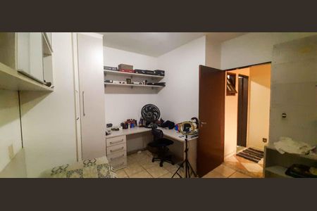 Casa à venda com 120m², 3 quartos e 2 vagasQuarto 2