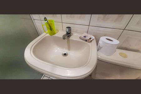 Casa à venda com 120m², 3 quartos e 2 vagasBanheiro 