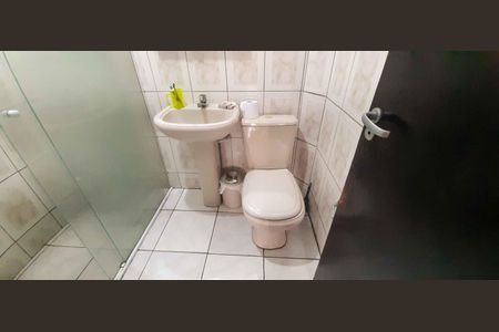 Casa à venda com 120m², 3 quartos e 2 vagasBanheiro 