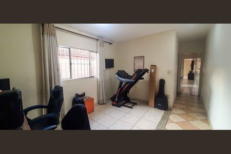 Casa à venda com 120m², 3 quartos e 2 vagasEscritório