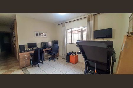 Casa à venda com 120m², 3 quartos e 2 vagasEscritório