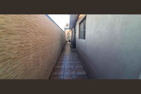 Casa à venda com 120m², 3 quartos e 2 vagasCorredor Externo