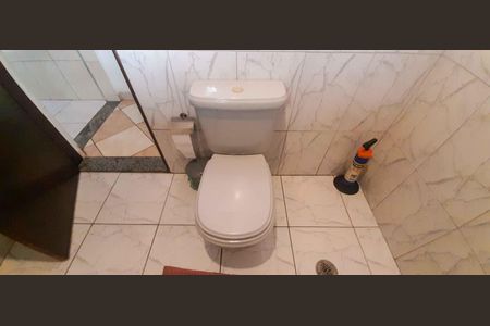 Casa à venda com 120m², 3 quartos e 2 vagasBanheiro 2