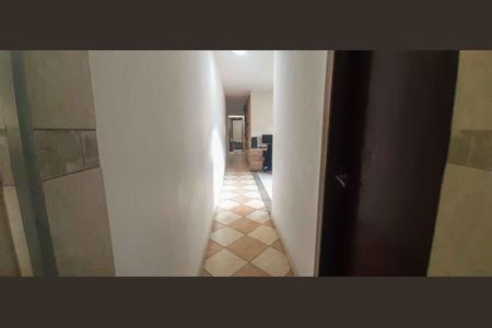 Casa à venda com 120m², 3 quartos e 2 vagasCorredor