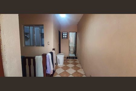 Casa à venda com 120m², 3 quartos e 2 vagasCorredor dos quartos