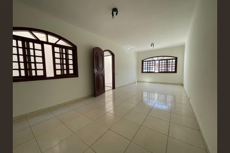 Casa à venda com 120m², 3 quartos e 2 vagas Casa à venda com 120m², 3 quartos e 2 vagasSala