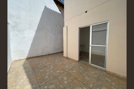 Casa à venda com 120m², 3 quartos e 2 vagas Casa à venda com 120m², 3 quartos e 2 vagasQuintal