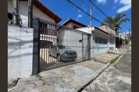 Casa à venda com 120m², 3 quartos e 2 vagas Casa à venda com 120m², 3 quartos e 2 vagasFachada