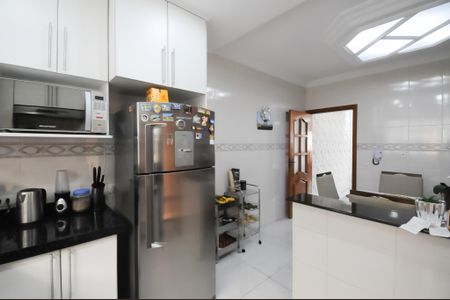 Casa à venda com 143m², 3 quartos e 4 vagasCozinha - Armários