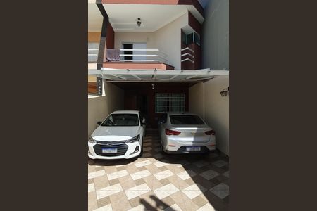 Casa à venda com 143m², 3 quartos e 4 vagasgaragem